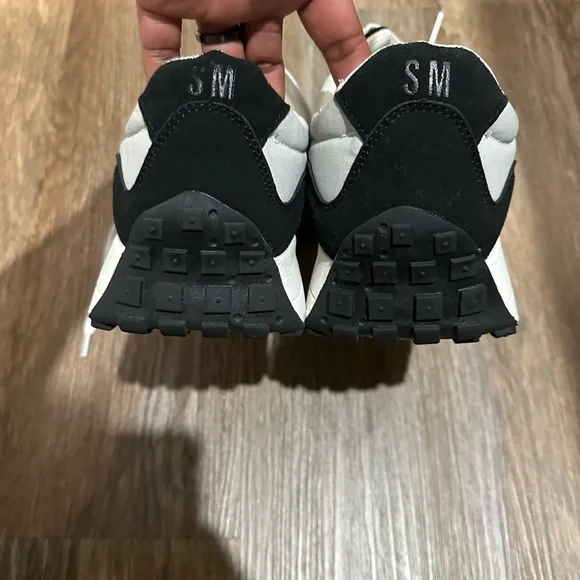 Steve Madden Stylish Black and White Men's Sneakers - Picture 2 of 7